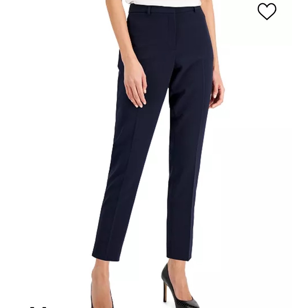 *SOLD* Tahari ASL Black Ankle Cropped Pants